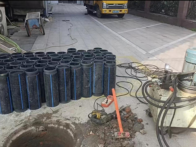 龙陵PE置换管厂家 DN315置换管 非开挖管短管置换